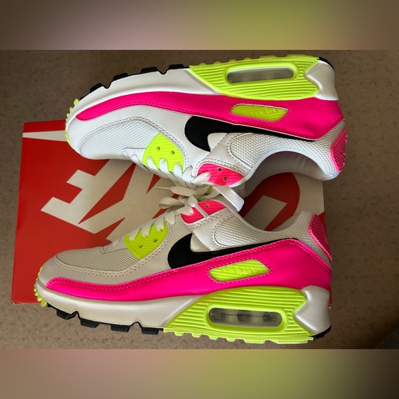 Women’s Air Max 90 white/black-pink blast-ghost green size 7 - Picture 3 of 9